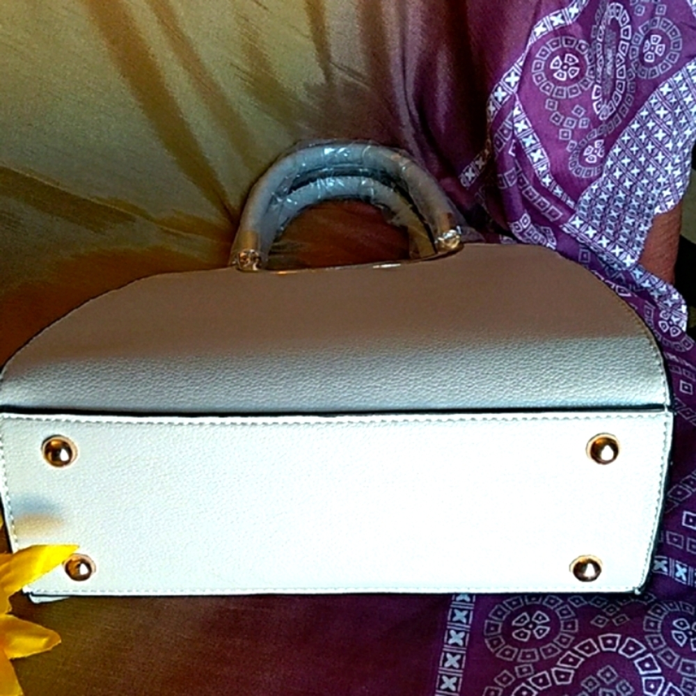 Badgley Mischka Taupe Satchel With Gold Hardware NEW W/TAGS - Picture 5 of 7